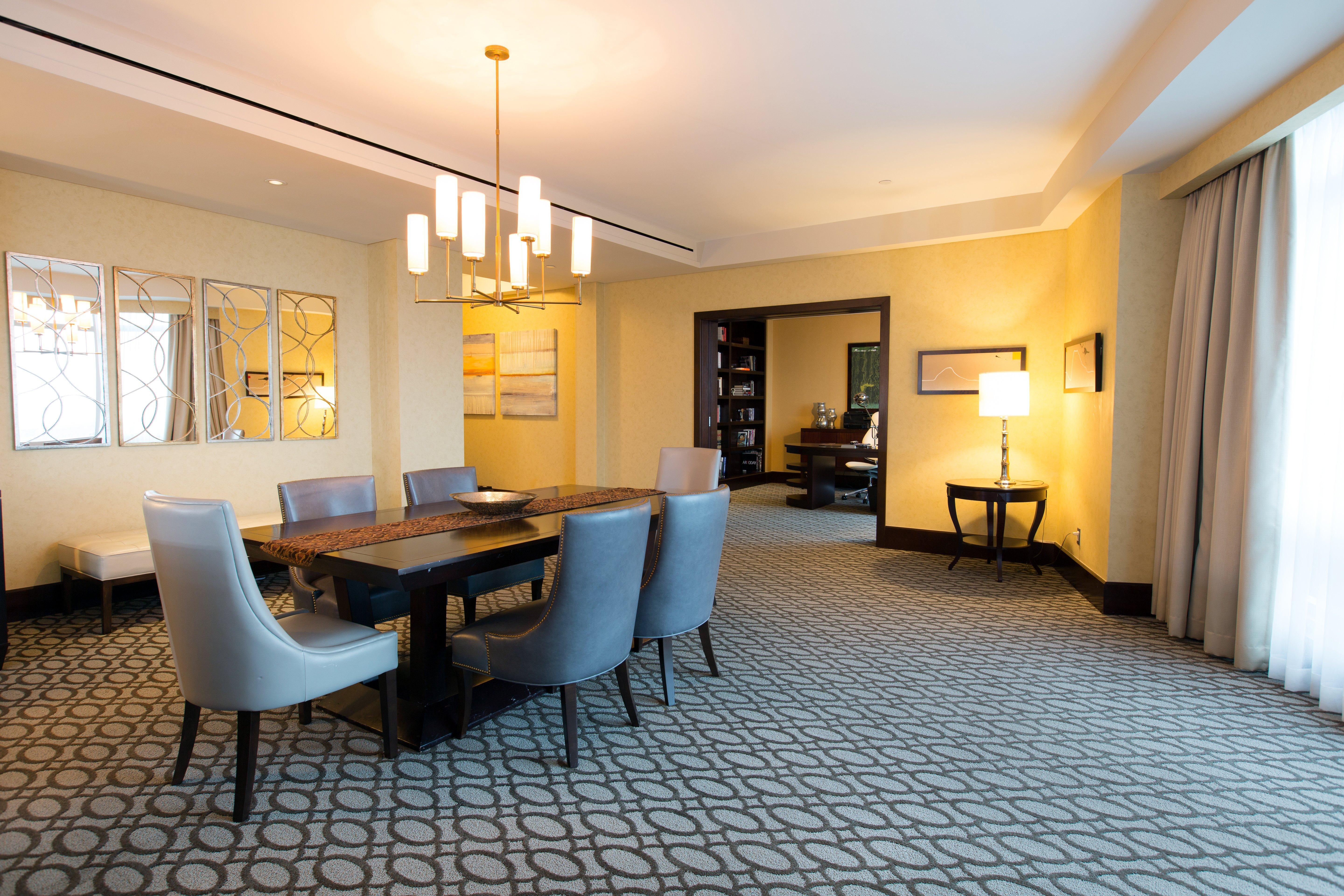 Intercontinental Boston By Ihg Hotel Екстериор снимка A suite at the Ritz-Carlton, Dubai