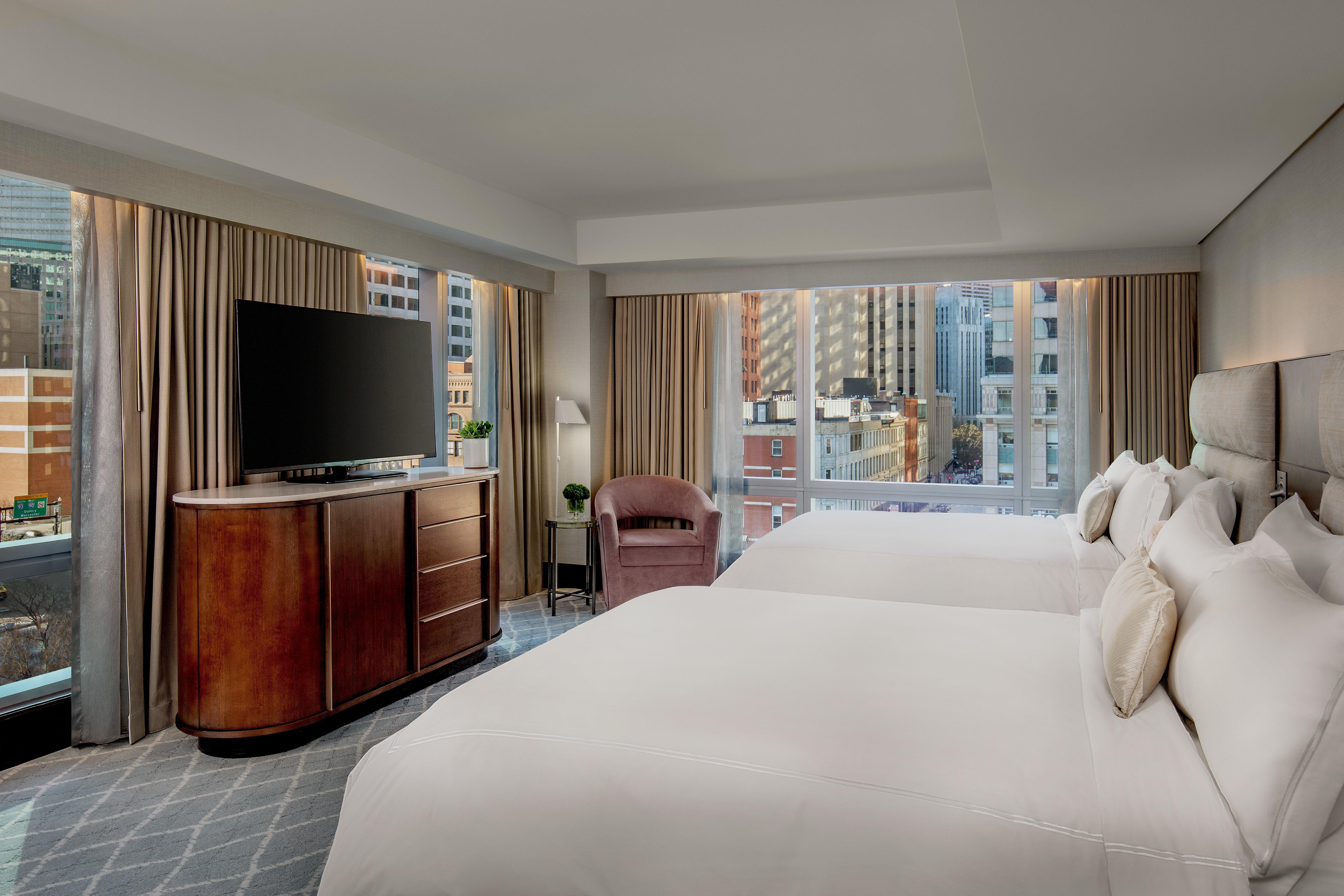 Intercontinental Boston By Ihg Hotel Екстериор снимка A guest room at the Waldorf Astoria Chicago