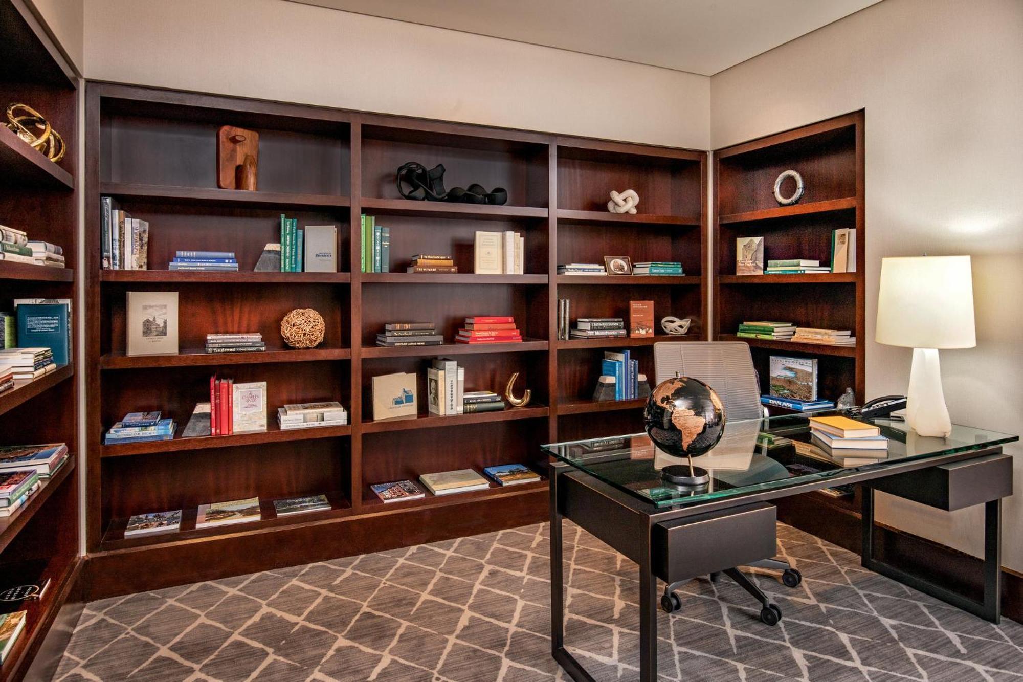 Intercontinental Boston By Ihg Hotel Екстериор снимка A home office
