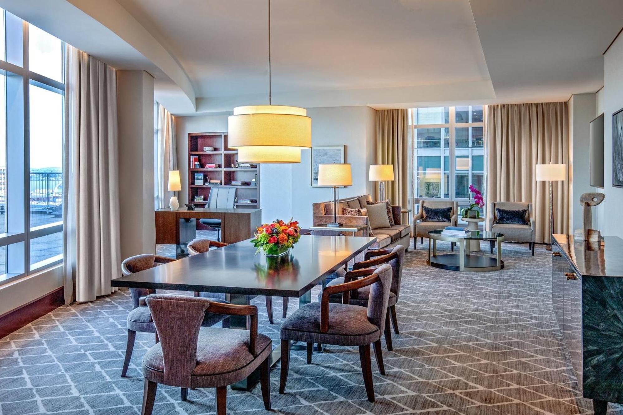Intercontinental Boston By Ihg Hotel Екстериор снимка A suite at the Westin